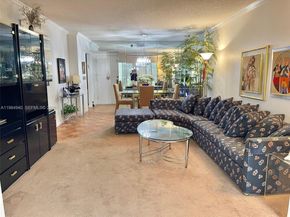 3850 Washington St 214, Hollywood FL 33021