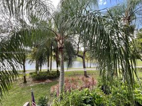 3850 Washington St 214, Hollywood FL 33021