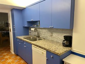 3850 Washington St 214, Hollywood FL 33021