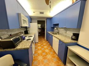 3850 Washington St 214, Hollywood FL 33021