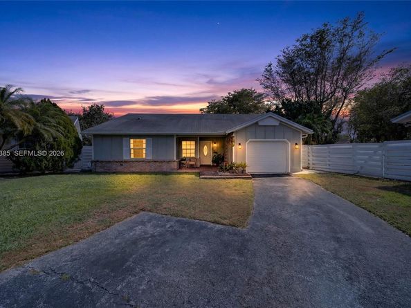 14607 SW 142nd Pl, Miami FL 33186