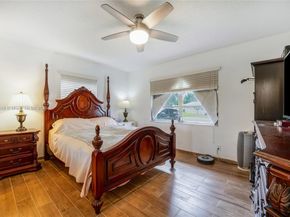 1441 W Campanelli Dr, Plantation FL 33322