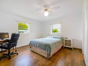 1441 W Campanelli Dr, Plantation FL 33322