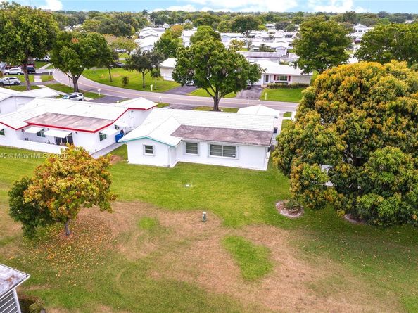 1441 W Campanelli Dr, Plantation FL 33322