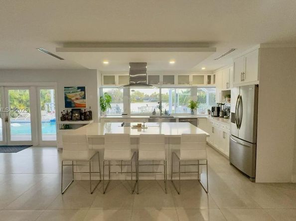 6890 Winged Foot Dr, Hialeah FL 33015