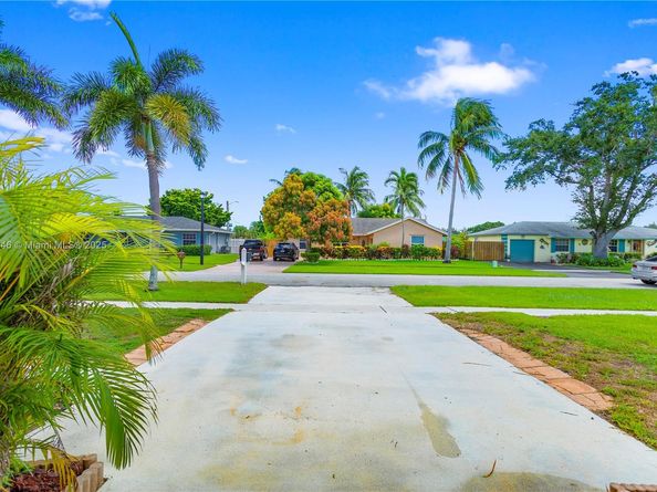 9342 Gettysburg Rd, Boca Raton FL 33434