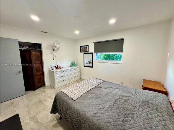 3800 SW 31st Dr, West Park FL 33023