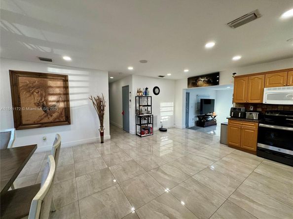 3800 SW 31st Dr, West Park FL 33023