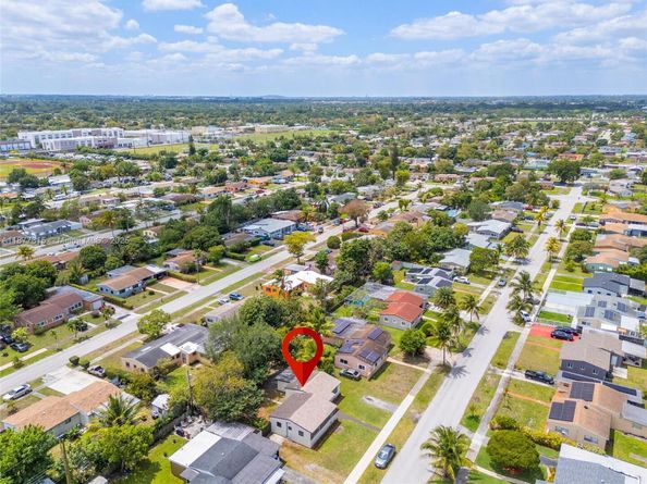 1000 NW 198th St, Miami Gardens FL 33169