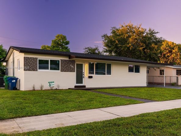 1000 NW 198th St, Miami Gardens FL 33169