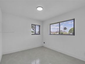 1000 NW 198th St, Miami Gardens FL 33169