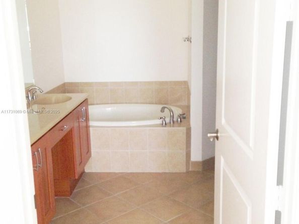 Undisclosed Address #A11731069, Sunrise FL 33323