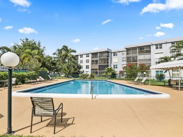 112 Royal Park Dr 2G, Oakland Park FL 33309