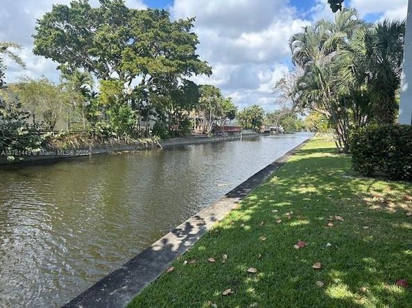 112 Royal Park Dr 2G, Oakland Park FL 33309