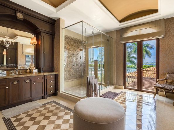 210 Palm Avenue, Miami Beach FL 33139