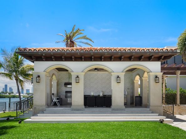 210 Palm Avenue, Miami Beach FL 33139