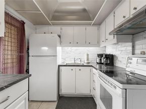 17001 NE 13th Ave 214, Miami FL 33162