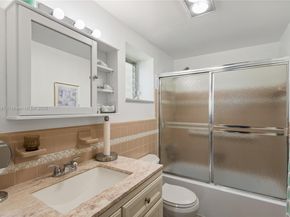 17001 NE 13th Ave 214, Miami FL 33162