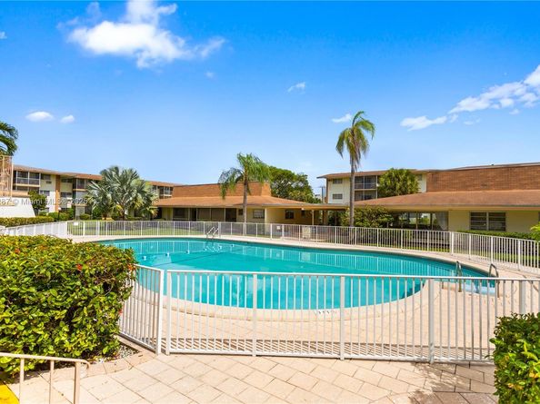 17001 NE 13th Ave 214, Miami FL 33162