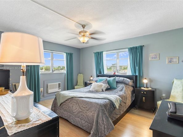 17001 NE 13th Ave 214, Miami FL 33162