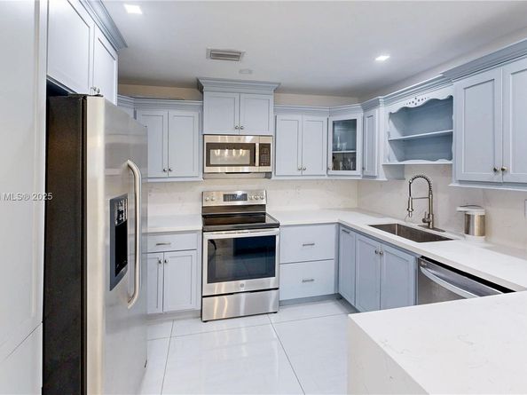 14760 Lincoln Dr, Homestead FL 33033