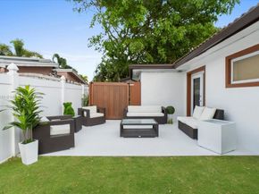 1910 NW 36th St, Oakland Park FL 33309