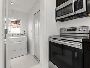 1910 NW 36th St, Oakland Park FL 33309