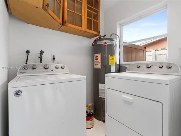 1910 NW 36th St, Oakland Park FL 33309