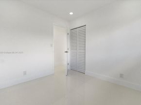 1910 NW 36th St, Oakland Park FL 33309