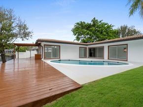 1910 NW 36th St, Oakland Park FL 33309