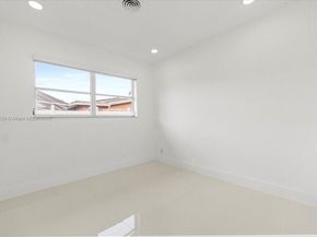 1910 NW 36th St, Oakland Park FL 33309