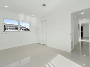 1910 NW 36th St, Oakland Park FL 33309