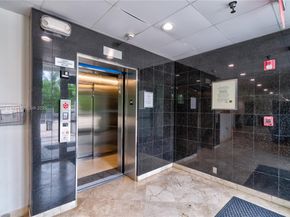 7800 Collins Ave 402, Miami Beach FL 33141