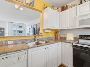 7800 Collins Ave 402, Miami Beach FL 33141