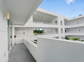 7800 Collins Ave 402, Miami Beach FL 33141