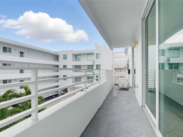 7800 Collins Ave 402, Miami Beach FL 33141