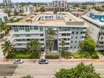 7800 Collins Ave