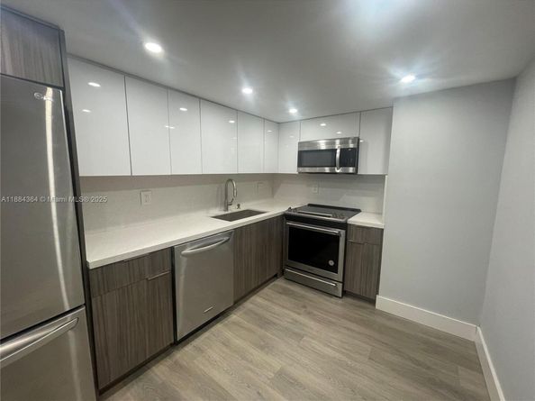 780 NE 69 1608, Miami FL 33138