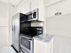 610 8th St 102, Miami Beach FL 33139