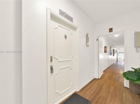 610 8th St 102, Miami Beach FL 33139