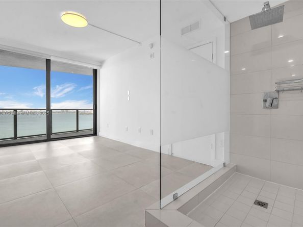 460 NE 28th St 2607, Miami FL 33137