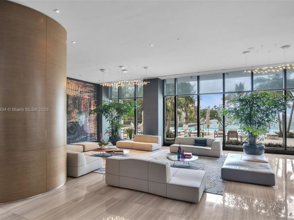 460 NE 28th St 2607, Miami FL 33137