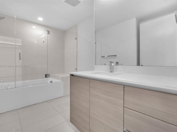 460 NE 28th St 2607, Miami FL 33137