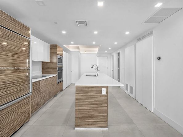 460 NE 28th St 2607, Miami FL 33137