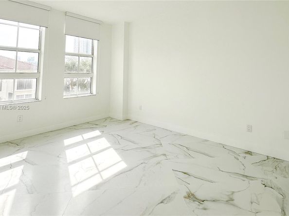 3001 NE 185th St 317, Aventura FL 33180