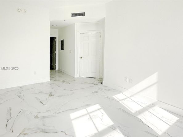 3001 NE 185th St 317, Aventura FL 33180