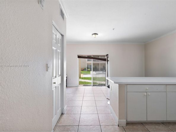 6930 NW 179th St 1078, Hialeah FL 33015