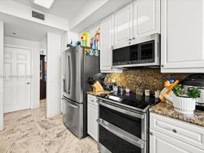 808 Brickell Key Dr 1205, Miami FL 33131