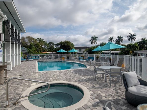 2900 NE 12th Ter 14, Oakland Park FL 33334