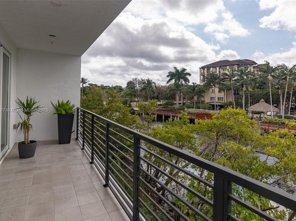 2900 NE 12th Ter 14, Oakland Park FL 33334